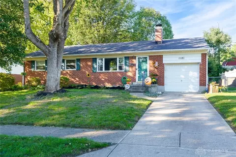 1121 Rio Ln, Dayton, OH 45429