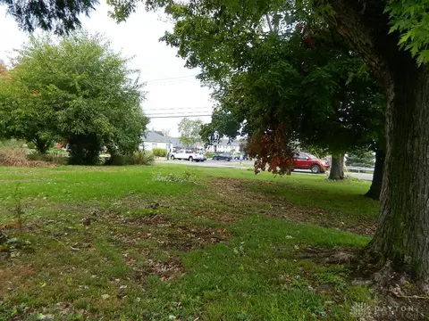741 Dwight Rd, Springfield, OH 45503 photo 2