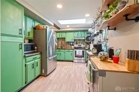 Kitchen - 3049 Coker Dr, Kettering, OH 45440 photo 1 of 4