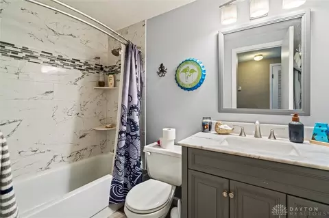 Bath - 3049 Coker Dr, Kettering, OH 45440 photo 2 of 3