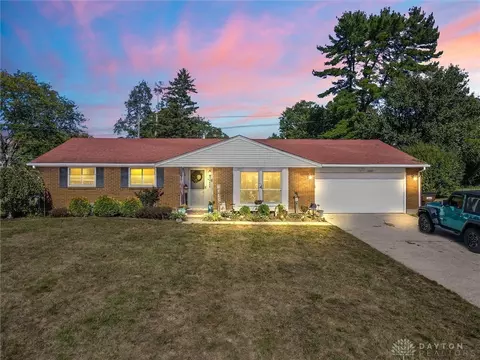 3049 Coker Dr, Kettering, OH 45440