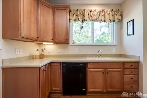 2555 Hingham Ln, Centerville, OH 45459 photo 26