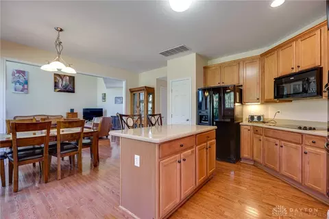 2555 Hingham Ln, Centerville, OH 45459 photo 27