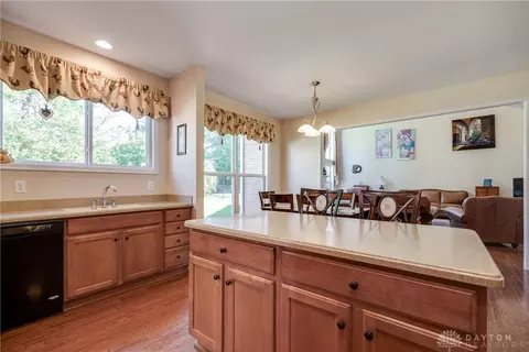 2555 Hingham Ln, Centerville, OH 45459 photo 25