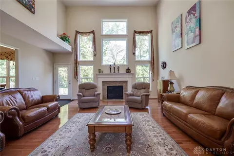 2555 Hingham Ln, Centerville, OH 45459 photo 15