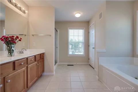 2555 Hingham Ln, Centerville, OH 45459 photo 37