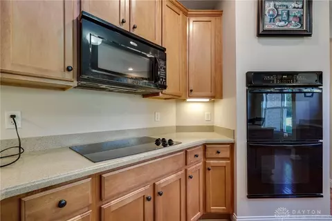 2555 Hingham Ln, Centerville, OH 45459 photo 28