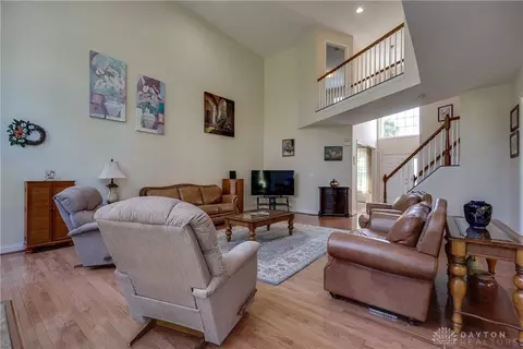 2555 Hingham Ln, Centerville, OH 45459 photo 18