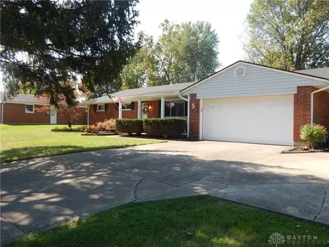 917 Fawcett Dr, Dayton, OH 45434