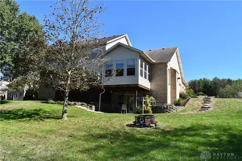 Exterior - 6313 Eagle Point Dr, Liberty, OH 45011 photo 6 of 9