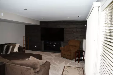 Living - 6313 Eagle Point Dr, Liberty, OH 45011 photo 2 of 3