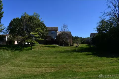 Exterior - 6313 Eagle Point Dr, Liberty, OH 45011 photo 5 of 9