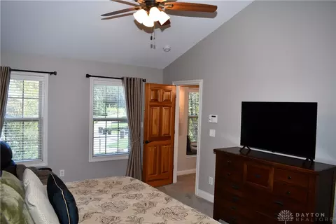 Bedroom - 6313 Eagle Point Dr, Liberty, OH 45011 photo 2 of 5