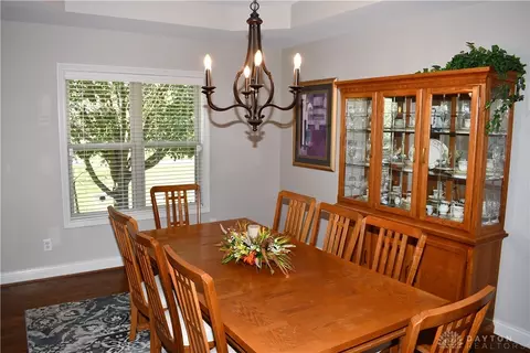 Dining - 6313 Eagle Point Dr, Liberty, OH 45011 photo 2 of 2