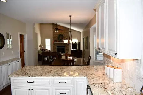 Kitchen - 6313 Eagle Point Dr, Liberty, OH 45011 photo 1 of 4
