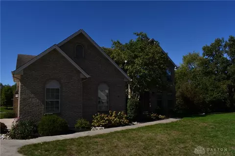 Exterior - 6313 Eagle Point Dr, Liberty, OH 45011 photo 2 of 9