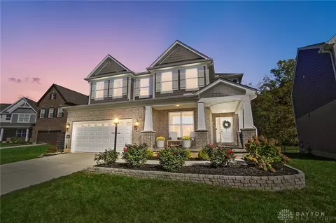 3863 Pepperwell Cir, Sugarcreek Township, OH 45440