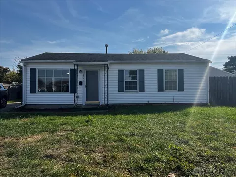 2122 Drake Dr, Xenia, OH 45385