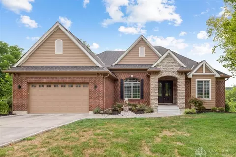 8038 River Vista Ct, Maineville, OH 45039