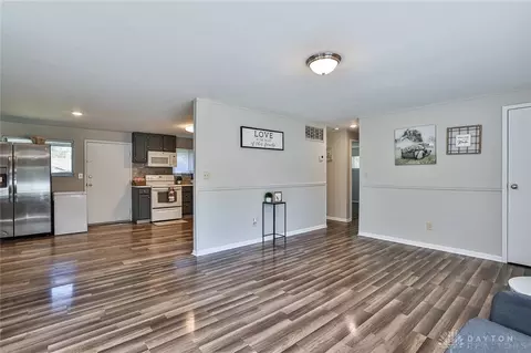 3715 Cordell Dr, Dayton, OH 45439 photo 7