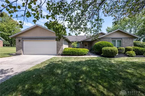 2321 Hunterglen Ct, Dayton, OH 45459