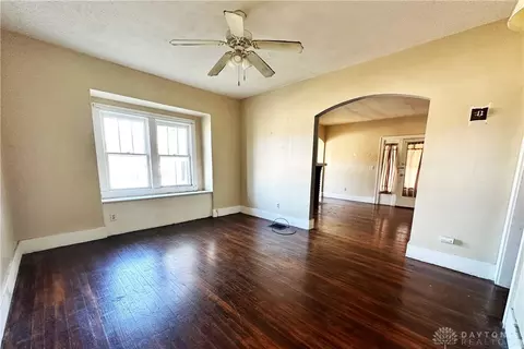 Living - 150 N Kensington Pl, Springfield, OH 45504 photo 7 of 7