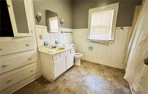 Bath - 150 N Kensington Pl, Springfield, OH 45504 photo 1 of 1