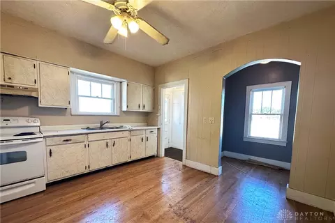 Kitchen - 150 N Kensington Pl, Springfield, OH 45504 photo 1 of 2