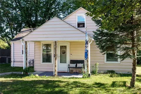 Exterior - 2720 Acorn Dr, Dayton, OH 45419 photo 3 of 10