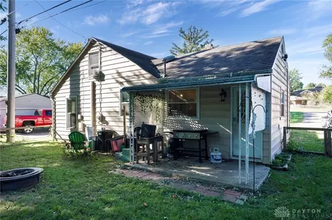 Exterior - 2720 Acorn Dr, Dayton, OH 45419 photo 7 of 10