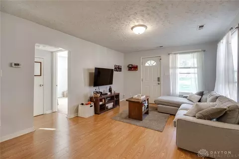 Living - 2720 Acorn Dr, Dayton, OH 45419 photo 2 of 2