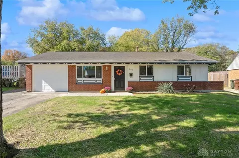 209 W Routzong Dr, Fairborn, OH 45324