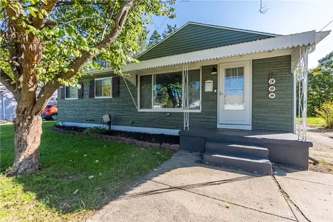 398 Dundee Cir, Dayton, OH 45431