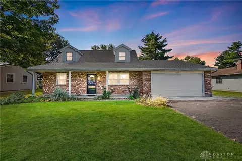 4033 Apache Trl, Jamestown, OH 45335
