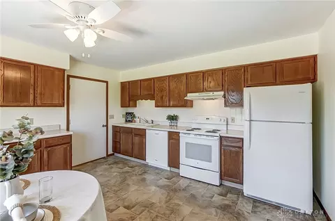 1134 Bradford Dr, Springfield, OH 45503 photo 8