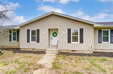 9811 Post Town Rd, Trotwood, OH 45426