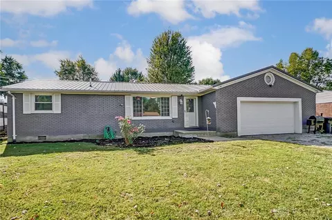 5473 Maple Grove Ave, Blanchester, OH 45107