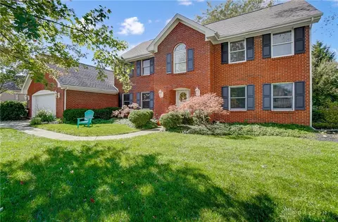 135 Chartley Ct, Dayton, OH 45440