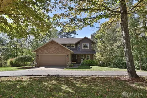 6045 Hursh Rd, Middletown, OH 45042
