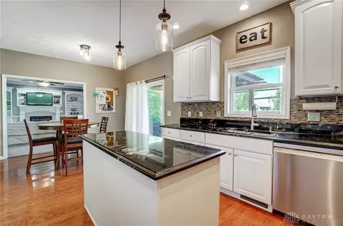 Kitchen - 270 Diamond Dr, Centerville, OH 45458 photo 8 of 8