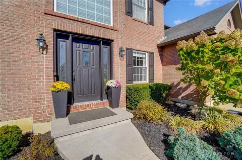 Entry Way - 270 Diamond Dr, Centerville, OH 45458 photo 1 of 8