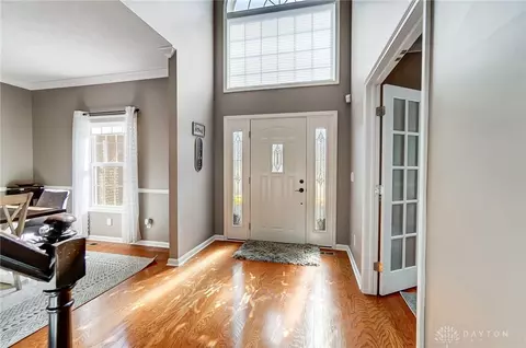 Entry Way - 270 Diamond Dr, Centerville, OH 45458 photo 2 of 8