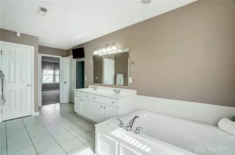 Bath - 270 Diamond Dr, Centerville, OH 45458 photo 7 of 10