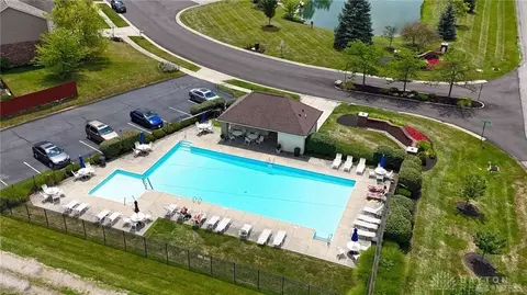 Exterior - 270 Diamond Dr, Centerville, OH 45458 photo 9 of 12