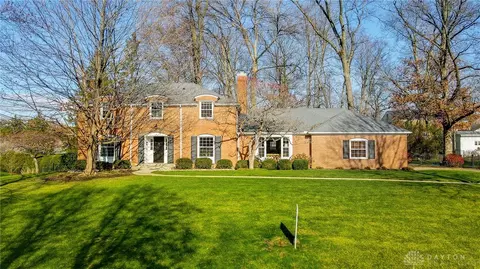 1203 Ashburton Dr, Washington Township, OH 45459