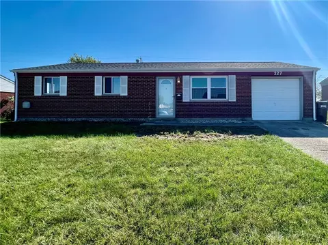 227 Doyle Ave, Brookville, OH 45309