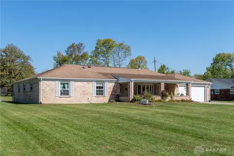 7589 Mark Ave, Huber Heights, OH 45424
