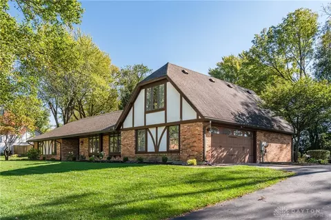 65 Eleanor Dr, Springboro, OH 45066