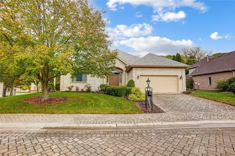 5657 Stone Lake Dr, Centerville, OH 45429