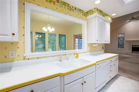 5657 Stone Lake Dr, Centerville, OH 45429 photo 10